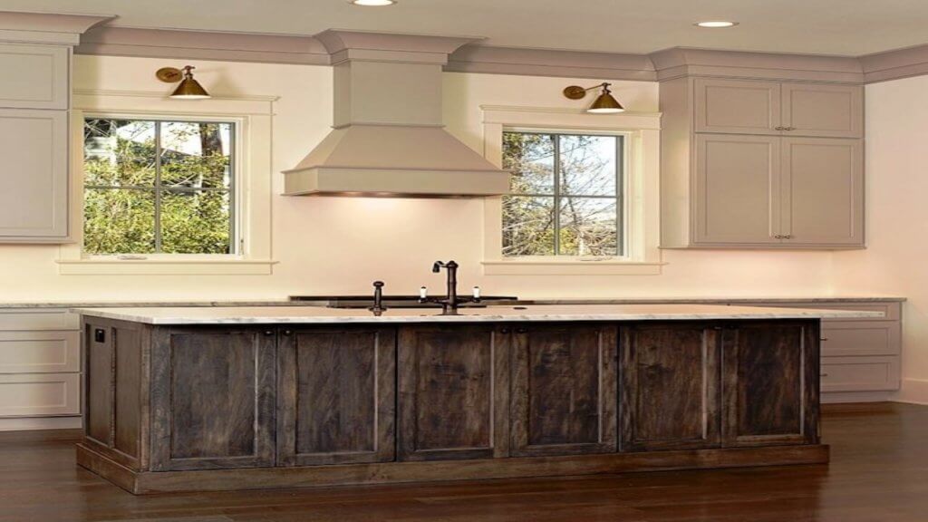 Tuscan style kitchen with crown moldings